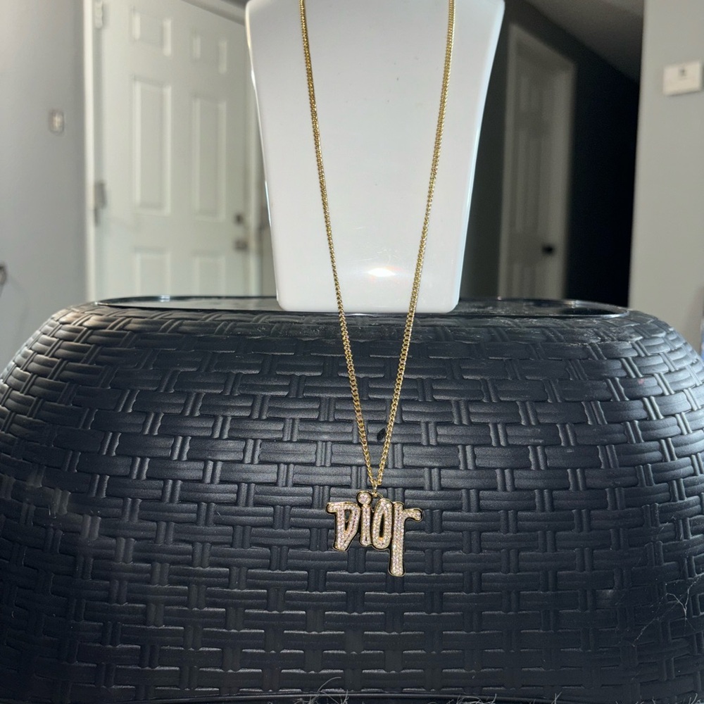 DIOR DESIGN NECKLACE